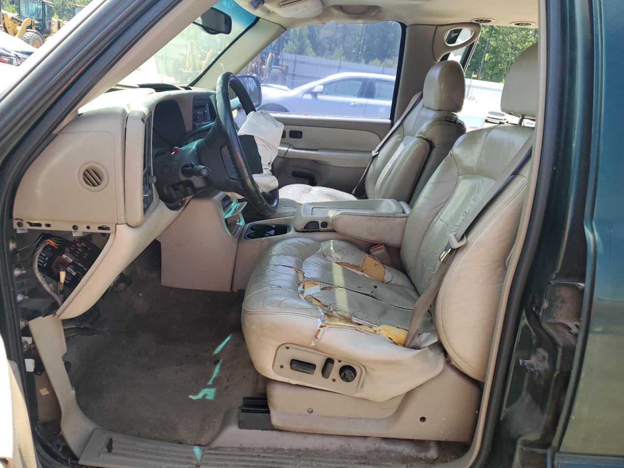 2001 Chevrolet Tahoe C1500 VIN: 1GNEC13T21J149182 Lot: 70359615