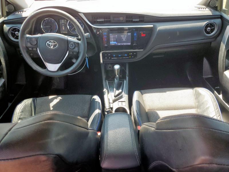  TOYOTA COROLLA 2018 Красный