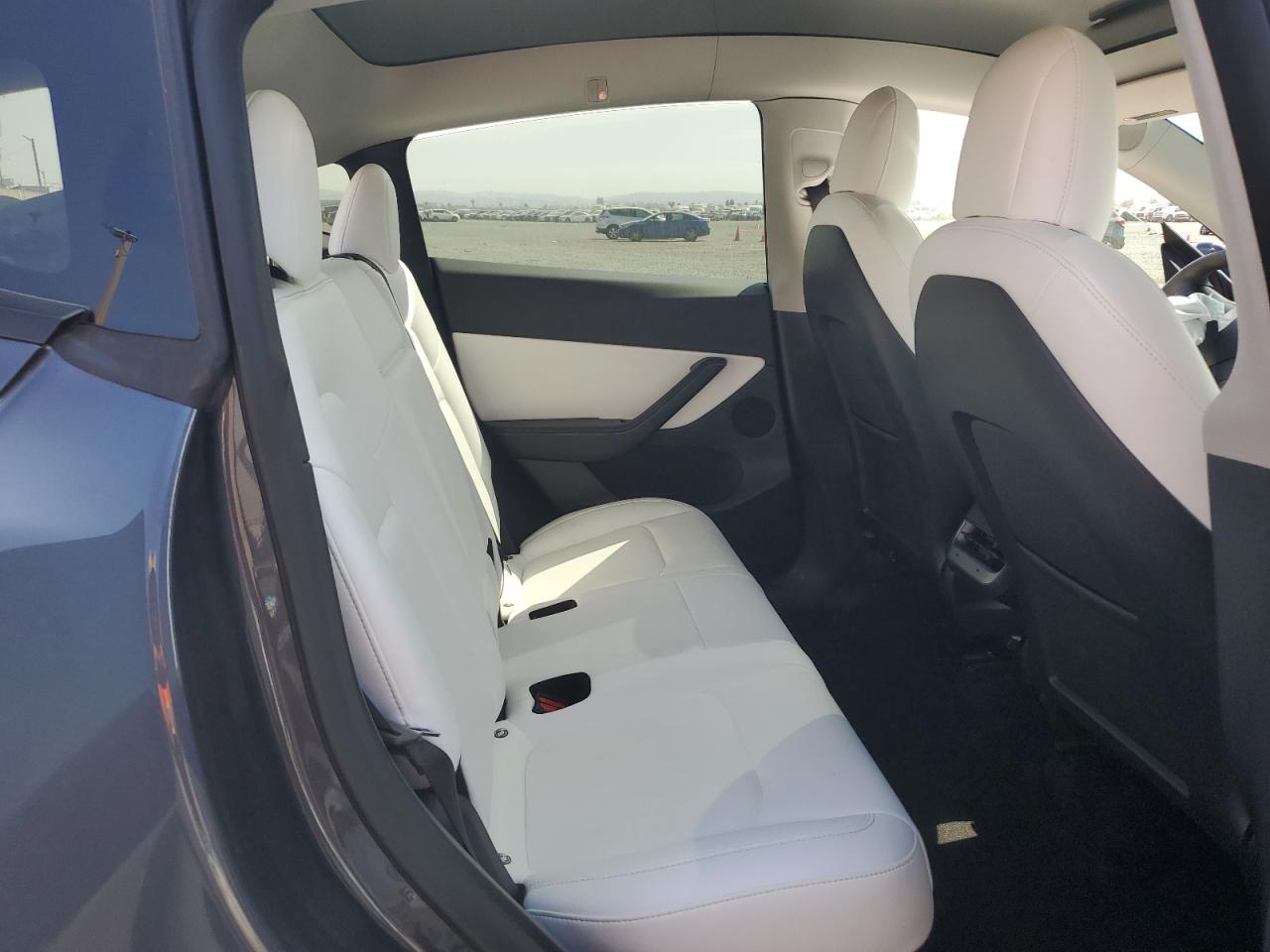 2022 Tesla Model Y VIN: 7SAYGDEF4NF447543 Lot: 70405685