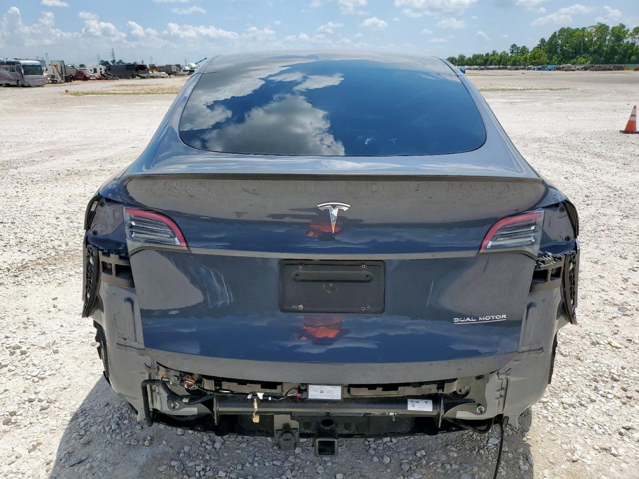 2022 Tesla Model Y VIN: 7SAYGDEF3NF530218 Lot: 68115115