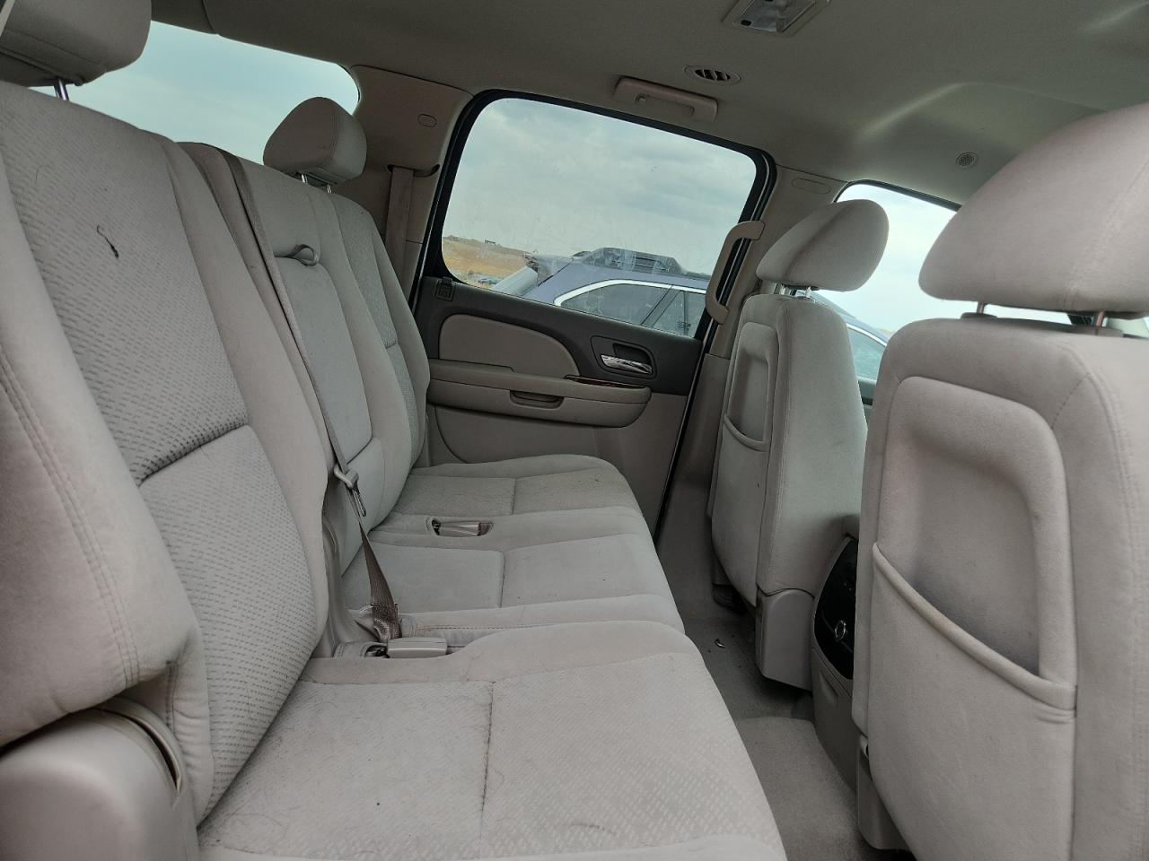 2007 Chevrolet Suburban K1500 VIN: 1GNFK163X7J207874 Lot: 70390645