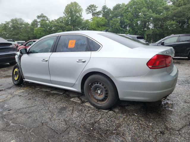 Sedans VOLKSWAGEN PASSAT 2014 Srebrny