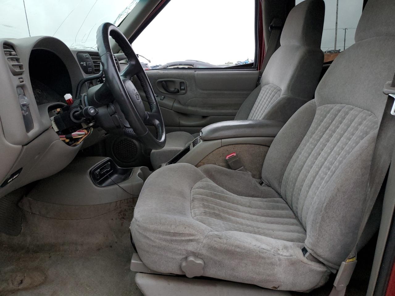 2002 Chevrolet Blazer VIN: 1GNDT13W62K148201 Lot: 69843195