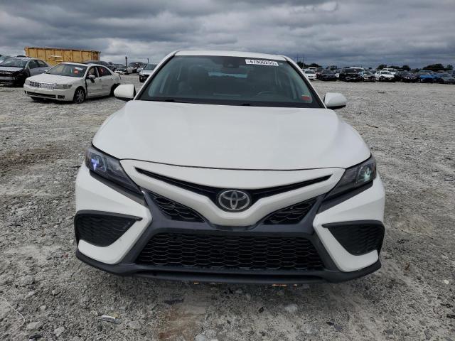  TOYOTA CAMRY 2021 Белы