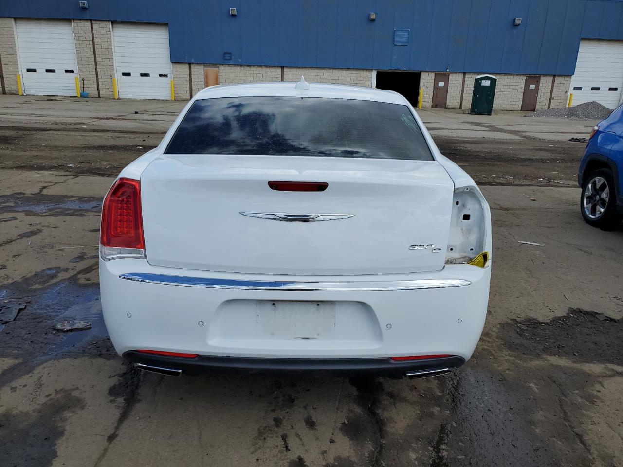 2016 Chrysler 300C VIN: 2C3CCAEG8GH216933 Lot: 70944355