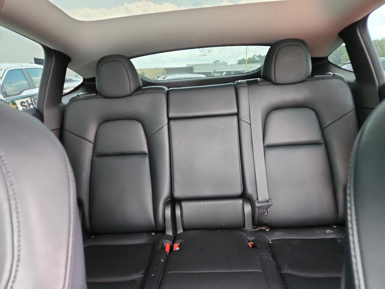 2022 Tesla Model Y VIN: 7SAYGAEE9NF549300 Lot: 70552155