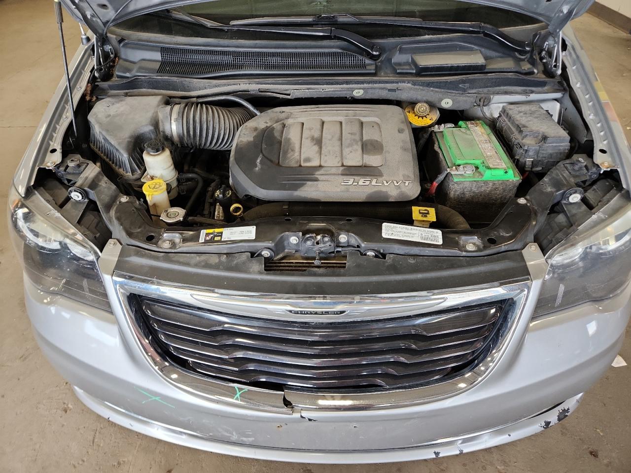 2014 Chrysler Town & Country S VIN: 2C4RC1HG5ER303827 Lot: 66242155