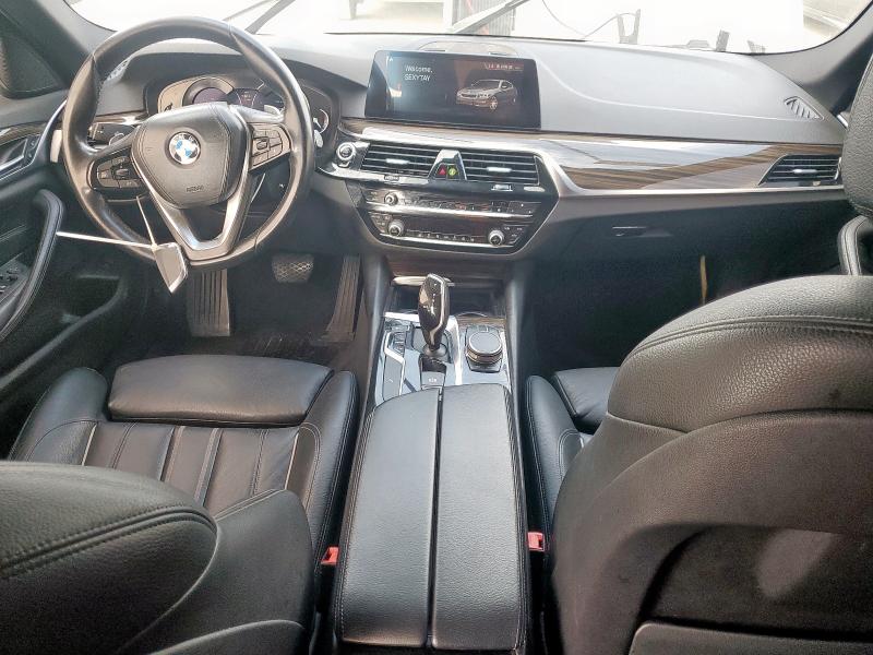  BMW 5 SERIES 2019 Серебристый