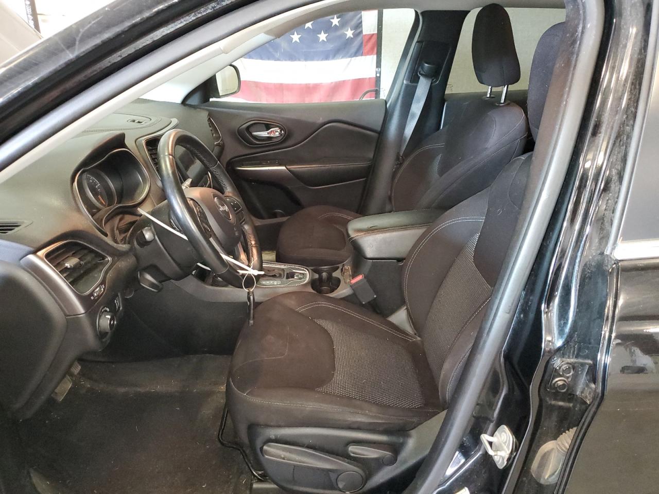 2019 Jeep Cherokee Latitude VIN: 1C4PJMCB7KD281273 Lot: 70165815