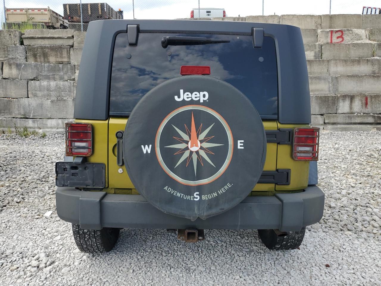 2008 Jeep Wrangler Unlimited X VIN: 1J4GA39148L571682 Lot: 68510835
