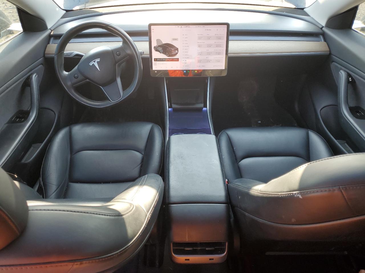 5YJ3E1EA0JF163532 2018 Tesla Model 3