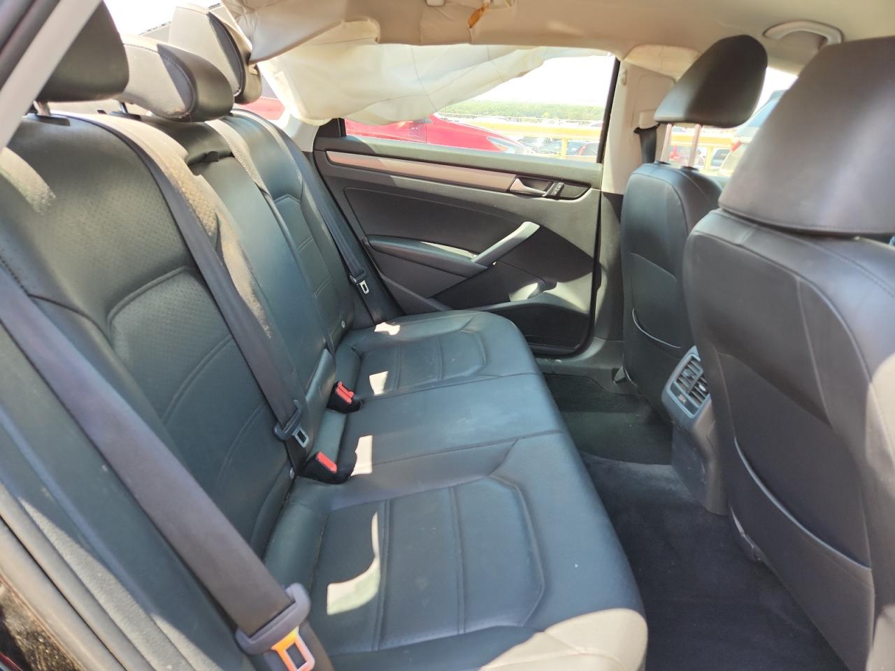 2014 Volkswagen Passat Se VIN: 1VWBT7A33EC034213 Lot: 70298095