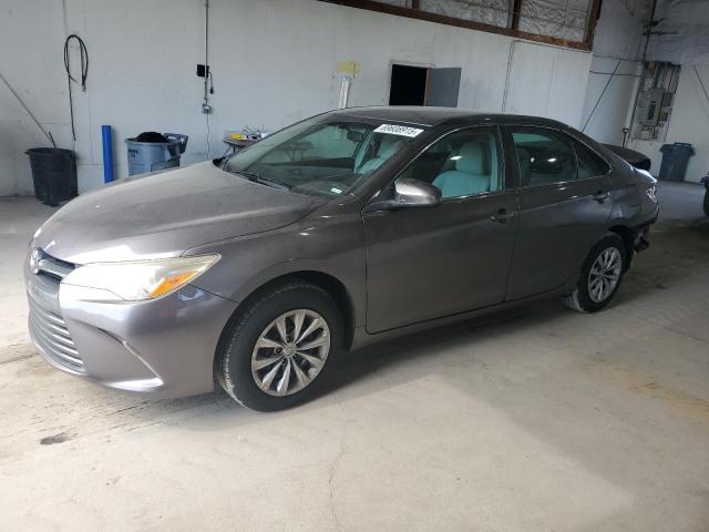 Sedans TOYOTA CAMRY 2017 Szary