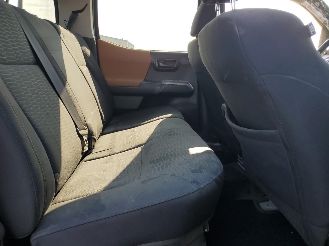 2018 Toyota Tacoma Double Cab VIN: 3TMDZ5BN8JM039950 Lot: 67952175