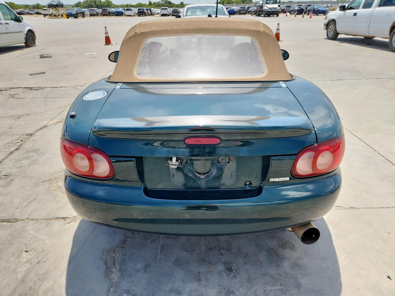 2004 Mazda Mx-5 Miata Base VIN: JM1NB353740409400 Lot: 70936675