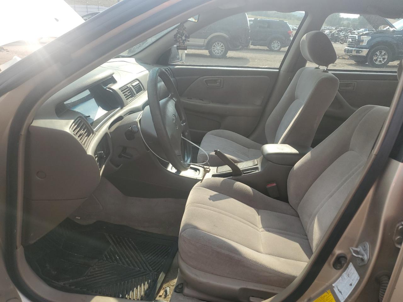 1999 Toyota Camry Le VIN: JT2BG28K1X0325183 Lot: 67929535