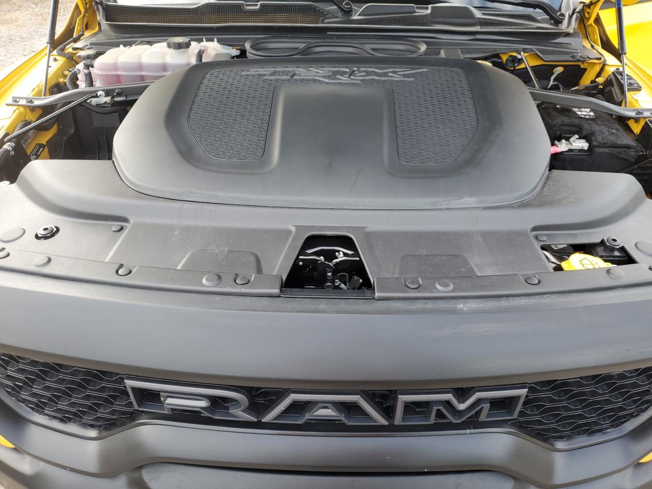 car-image car-image