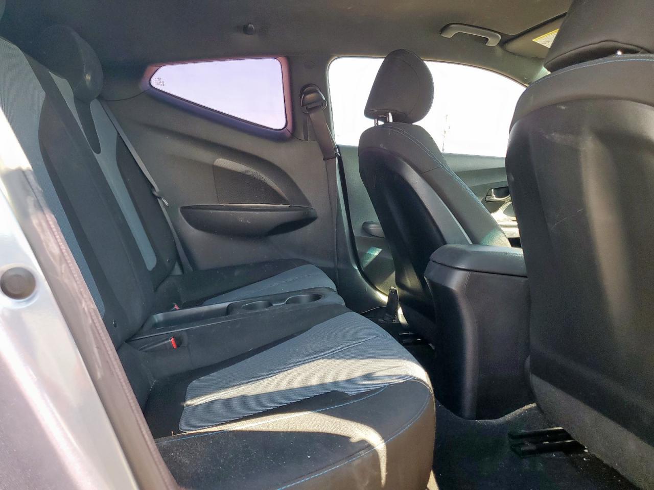 2019 Hyundai Veloster Base VIN: KMHTG6AFXKU016356 Lot: 70752835