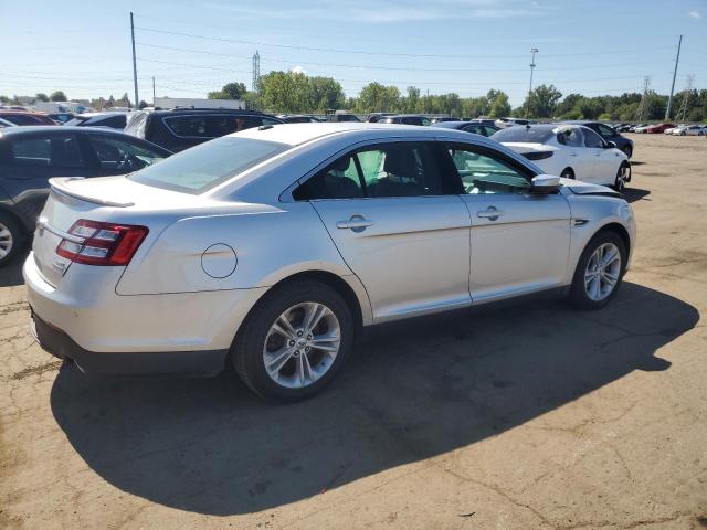  FORD TAURUS 2017 Silver