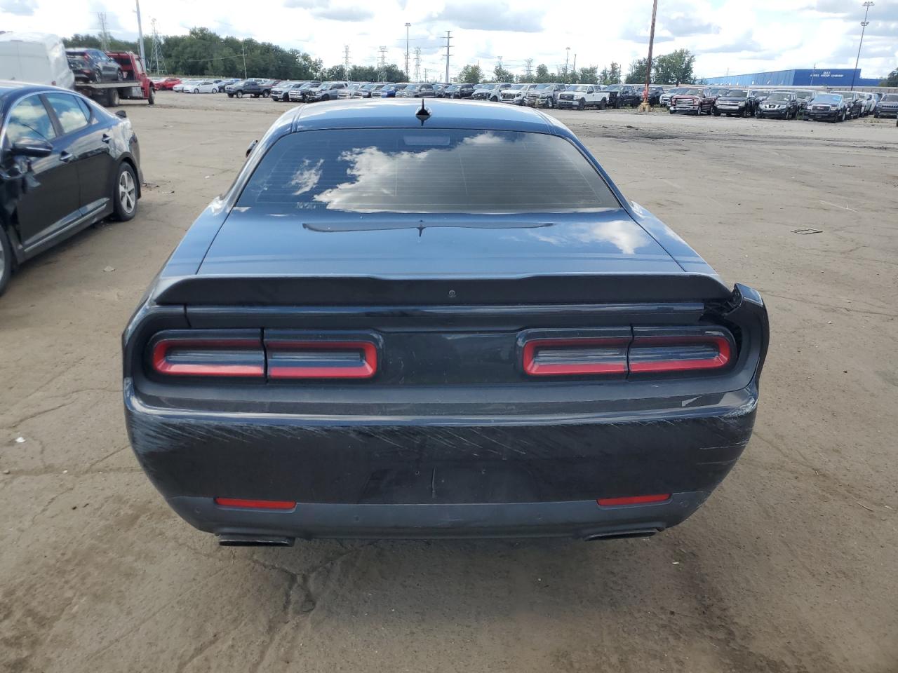 2016 Dodge Challenger R/T Scat Pack VIN: 2C3CDZFJ7GH337281 Lot: 69538845