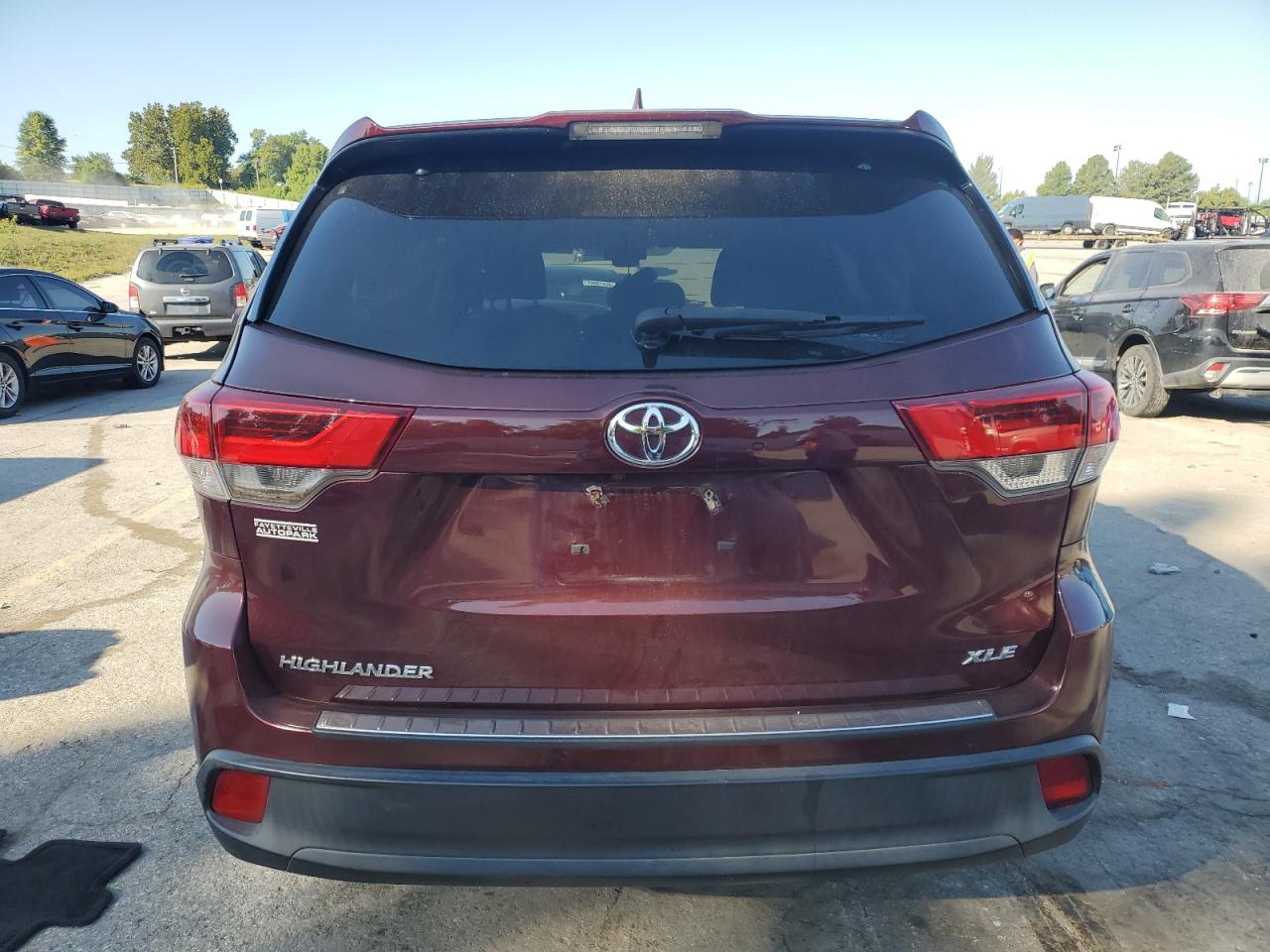 2018 Toyota Highlander Se VIN: 5TDKZRFHXJSM2500 Lot: 70947545