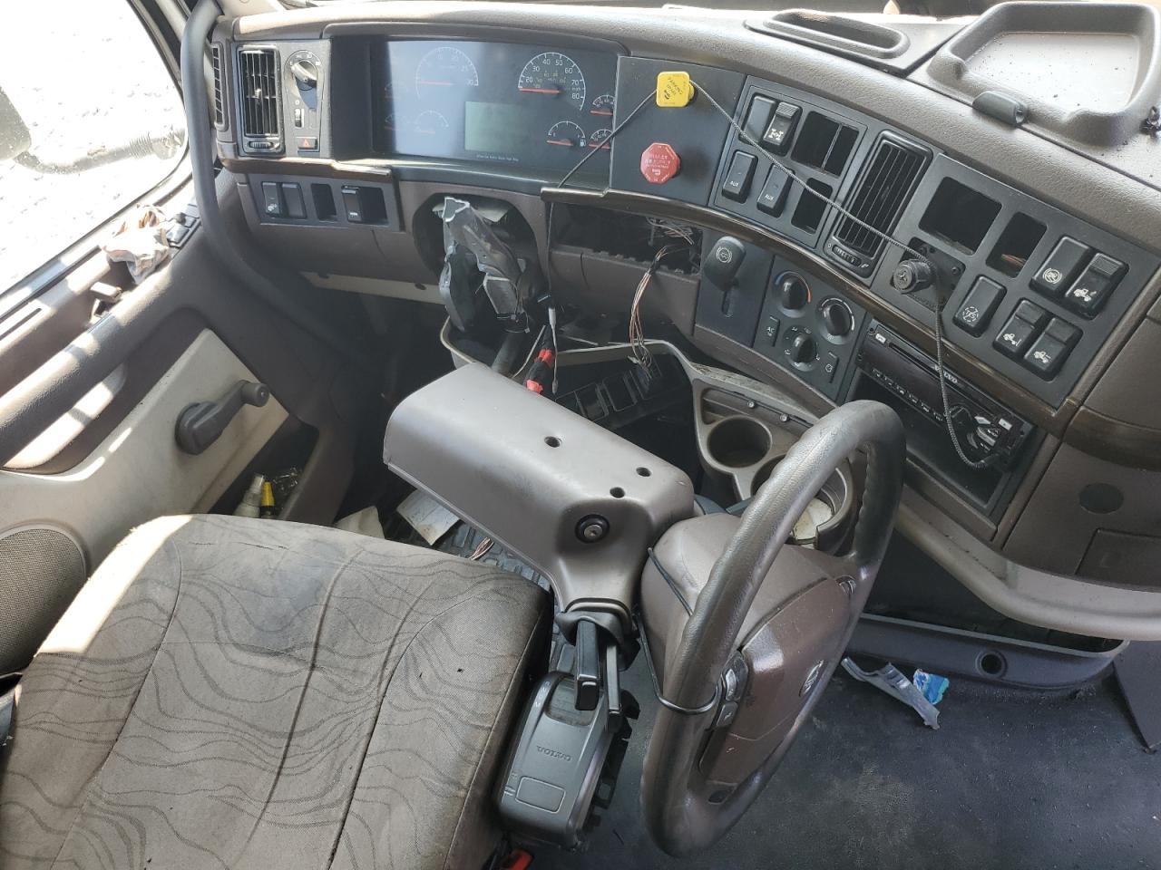 2016 Volvo Vnl Semi Truck VIN: 4V4NC9EH8GN940483 Lot: 66203815