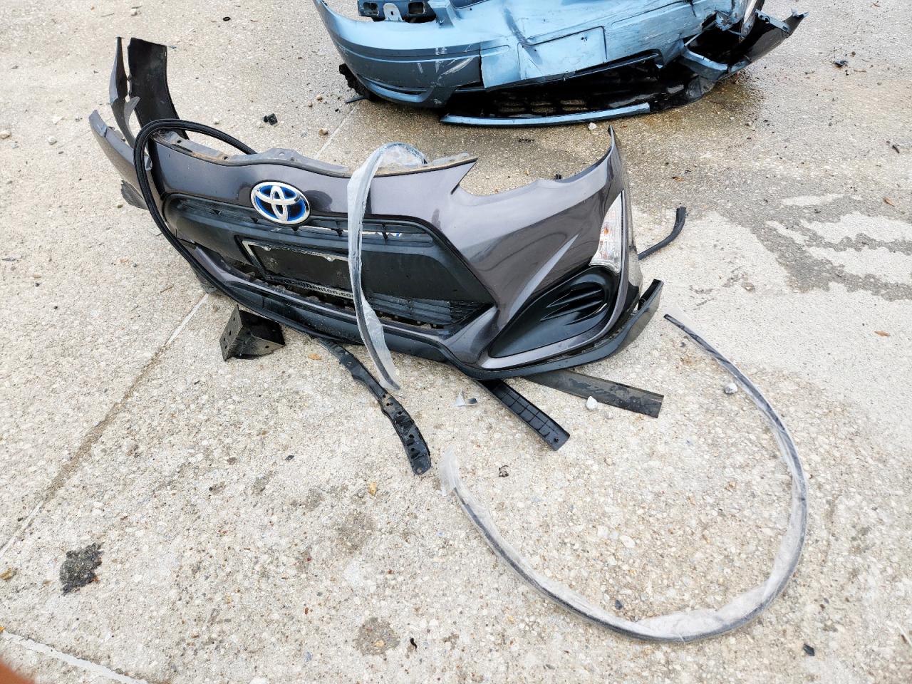 2017 Toyota Prius C VIN: JTDKDTB3XH1597640 Lot: 69934515