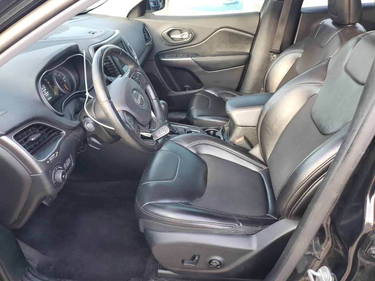 2019 Jeep Cherokee Latitude Plus VIN: 1C4PJLLB1KD128897 Lot: 67971325