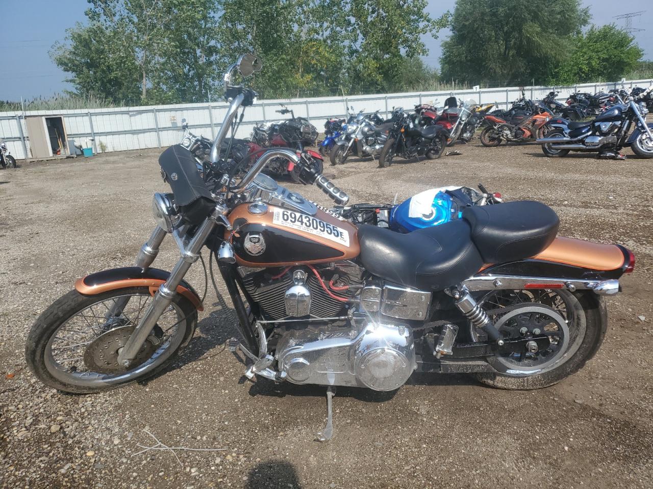 2008 Harley-Davidson Fxdwg 105Th Anniversary Edition gold roadster_bike gas 1HD1GP4498K301127 photo #4