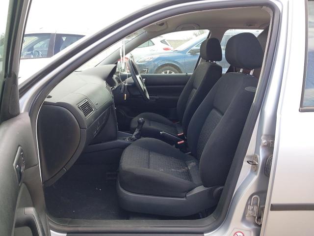 2003 VOLKSWAGEN GOLF MATCH