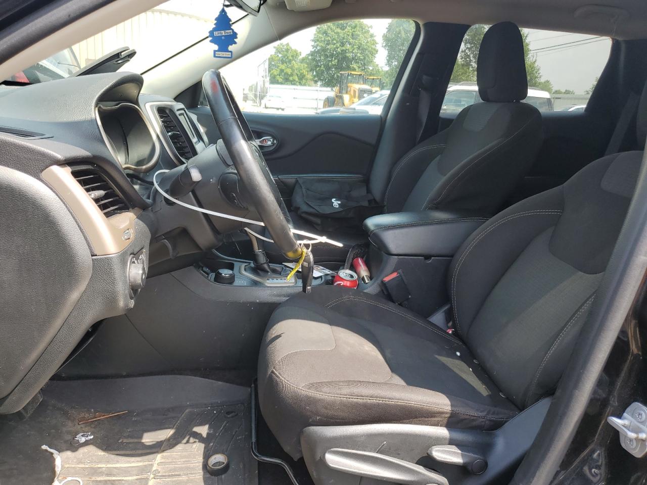 2016 Jeep Cherokee Latitude VIN: 1C4PJMCS7GW195103 Lot: 68757335