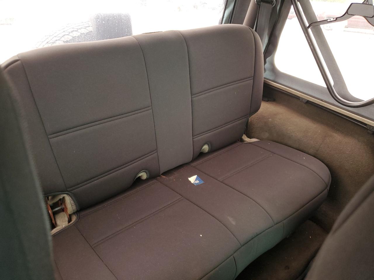 2004 Jeep Wrangler X VIN: 1J4FA39S84P744112 Lot: 67198435