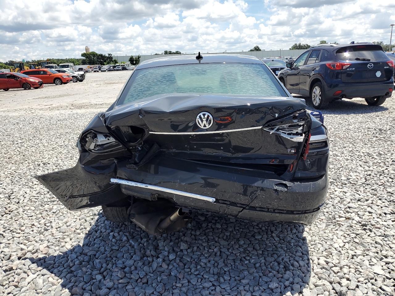 2017 Volkswagen Passat R-Line VIN: 1VWDT7A35HC040608 Lot: 84032565