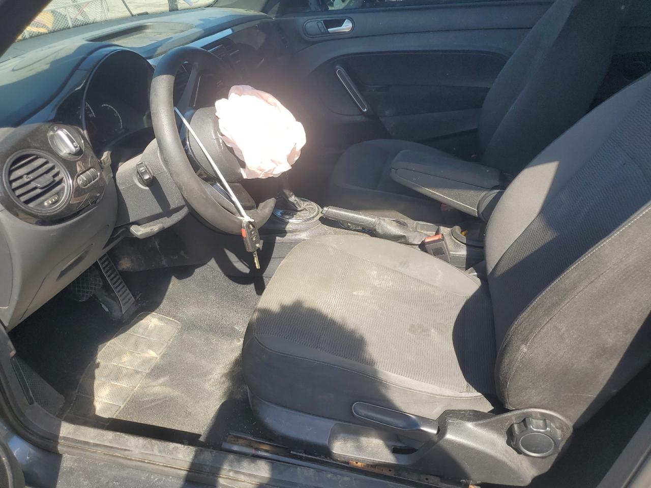 2014 Volkswagen Beetle VIN: 3VWFP7ATXEM622582 Lot: 70260615