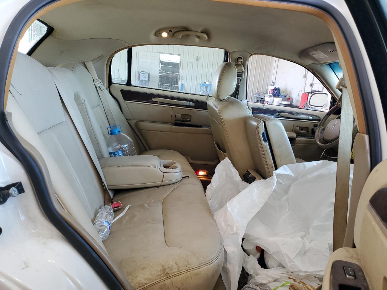 2008 Lincoln Town Car Signature Limited VIN: 2LNHM82V08X661969 Lot: 70637925