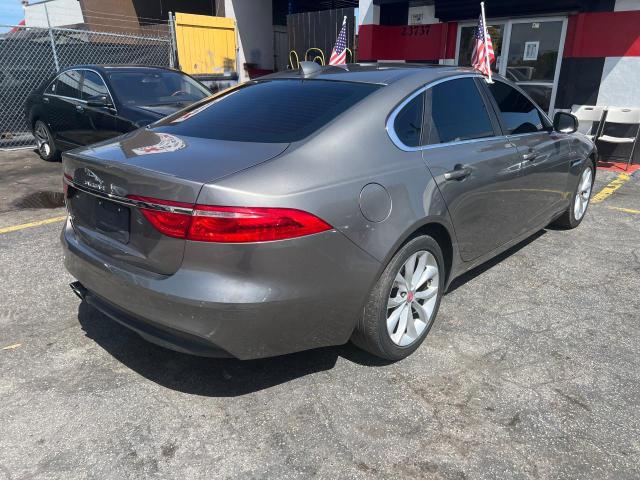 Sedans JAGUAR XF 2017 Gray
