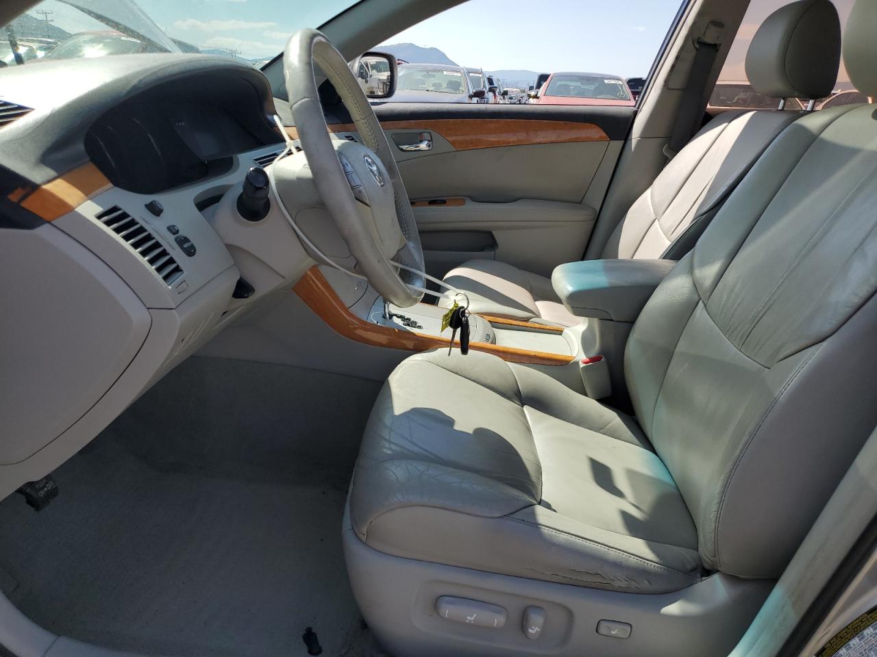 2005 Toyota Avalon Xl VIN: 4T1BK36B65U012940 Lot: 69226035