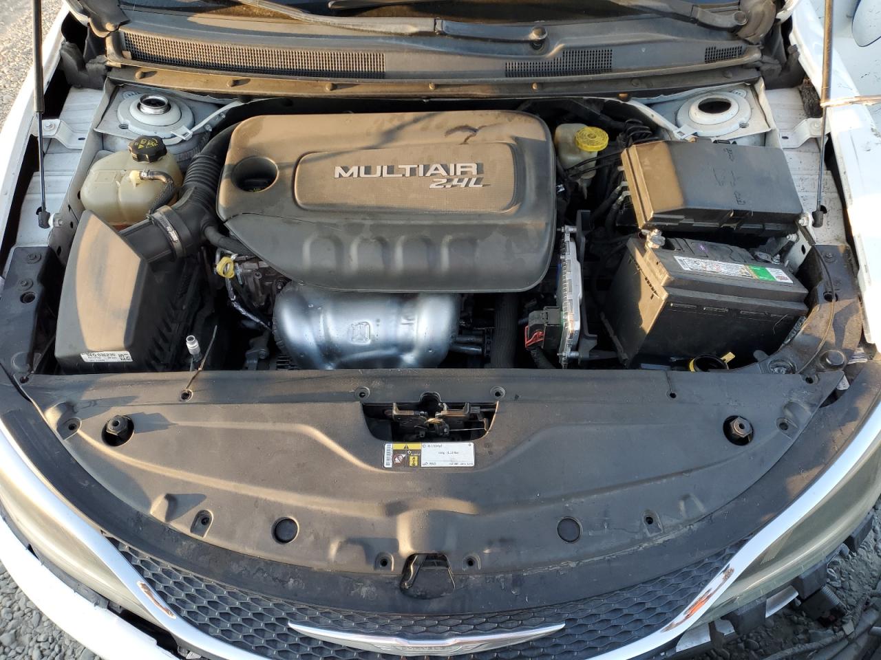 2015 Chrysler 200 Limited VIN: 1C3CCCAB3FN588711 Lot: 70572855