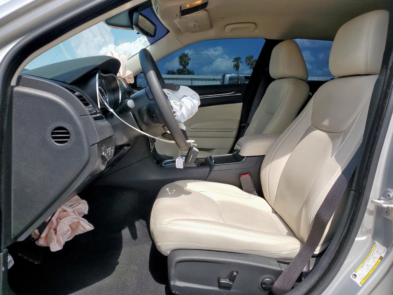 2023 Chrysler 300 Touring L VIN: 2C3CCADG0PH706834 Lot: 68541795