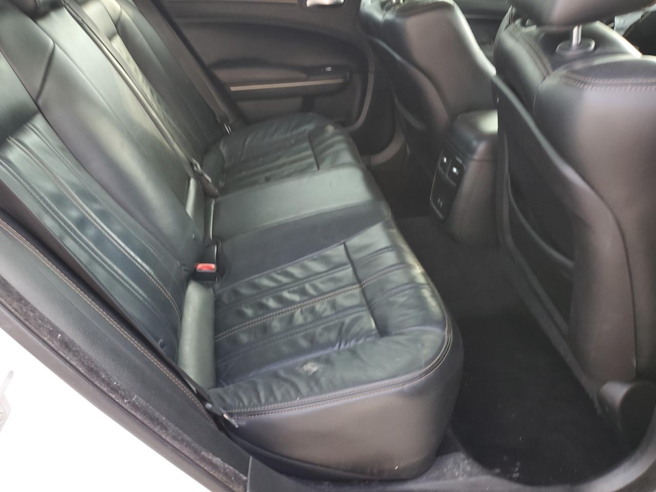 2016 Chrysler 300 S VIN: 2C3CCABG5GH320722 Lot: 67288555