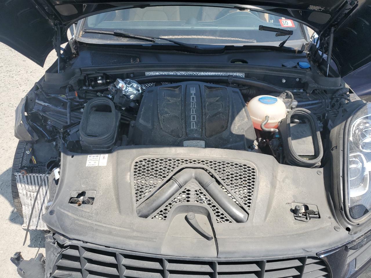 2018 Porsche Macan VIN: WP1AA2A54JLB02715 Lot: 68682085