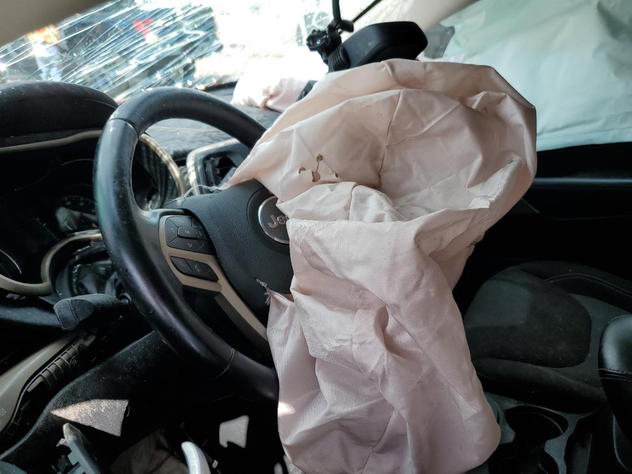 2017 Jeep Cherokee Latitude VIN: 1C4PJLCB0HW598223 Lot: 70700755