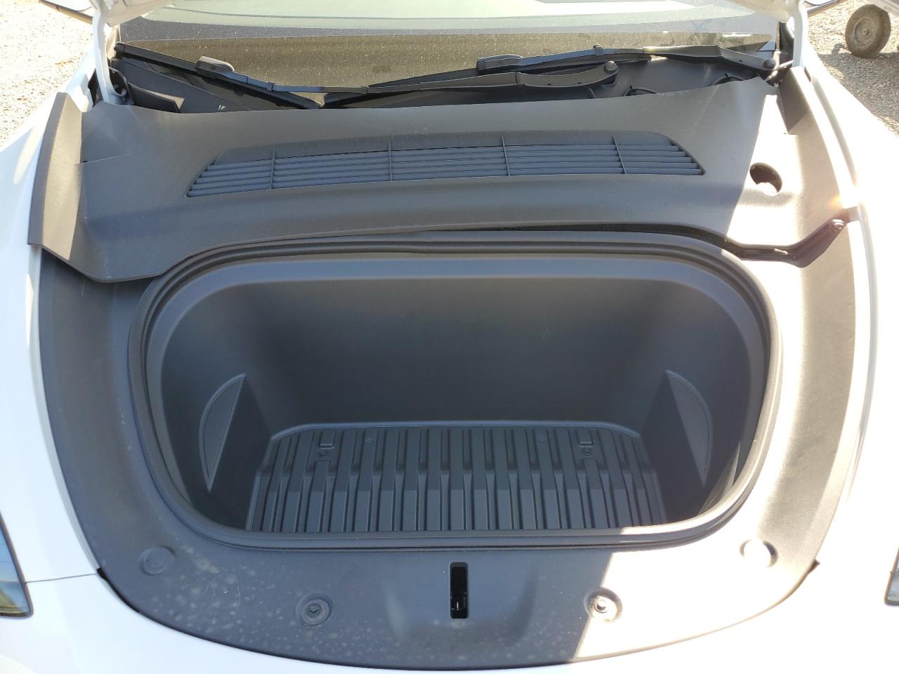 2023 Tesla Model Y VIN: 7SAYGDEEXPF835256 Lot: 68357895