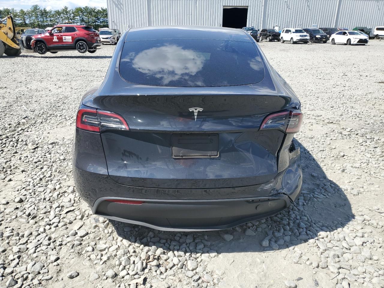 2024 Tesla Model Y VIN: 7SAYGDED1RF212148 Lot: 70254715