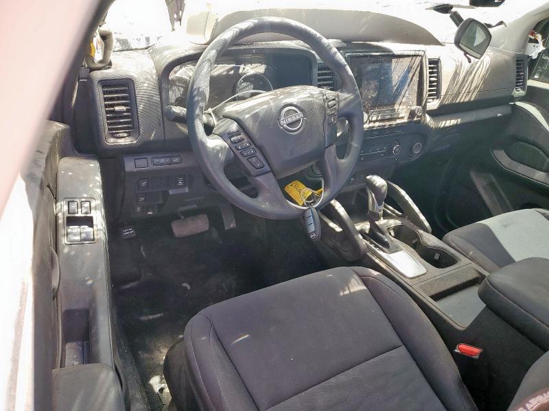  NISSAN FRONTIER 2024 Biały