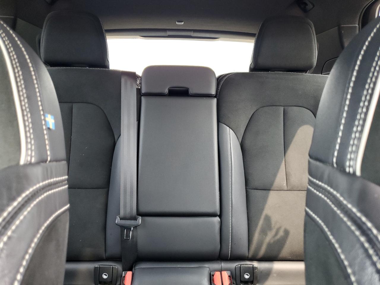 2021 Volvo Xc40 T5 R-Design VIN: YV4162UM7M2556664 Lot: 67564595