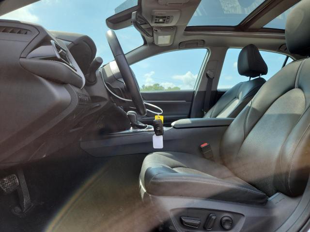  TOYOTA CAMRY 2019 Белы