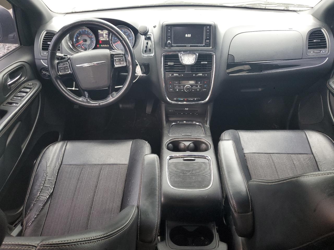 2015 Chrysler Town & Country S VIN: 2C4RC1HG8FR710574 Lot: 68936765