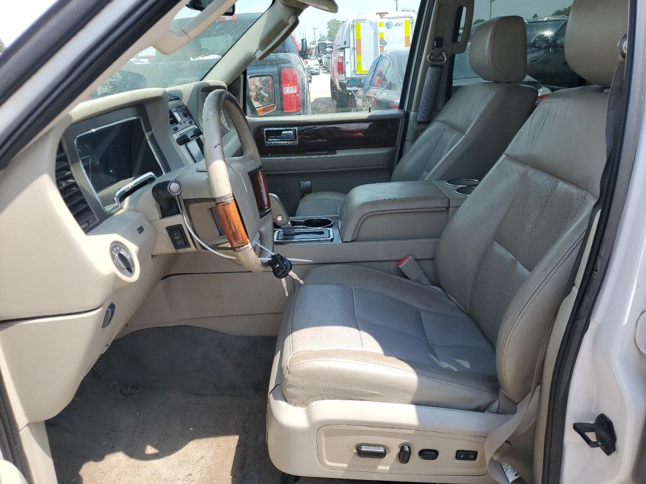 2011 Lincoln Navigator VIN: 5LMJJ2J55BEJ01668 Lot: 84554575