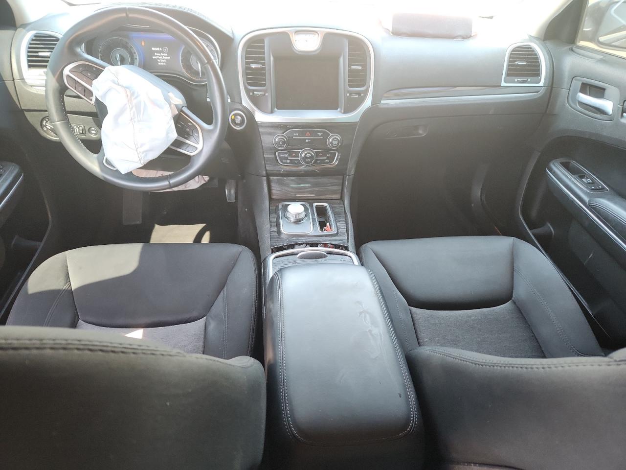 2018 Chrysler 300 Touring VIN: 2C3CCAAG5JH250132 Lot: 69699095